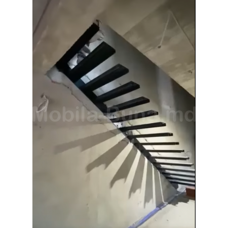 Лестница металлическая со ступенями в консоли А-35